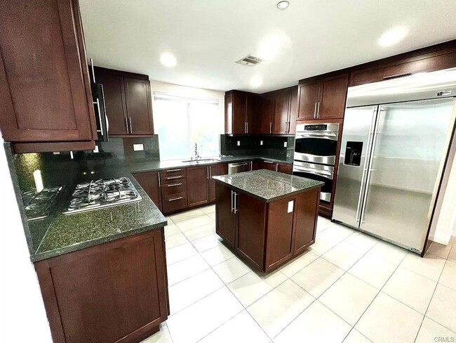 Photo - 5698 Como Cir