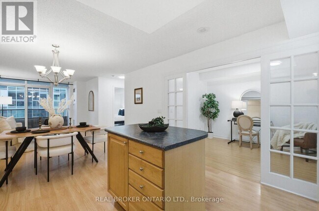 Photo - 5233 Dundas St W Unit 1630