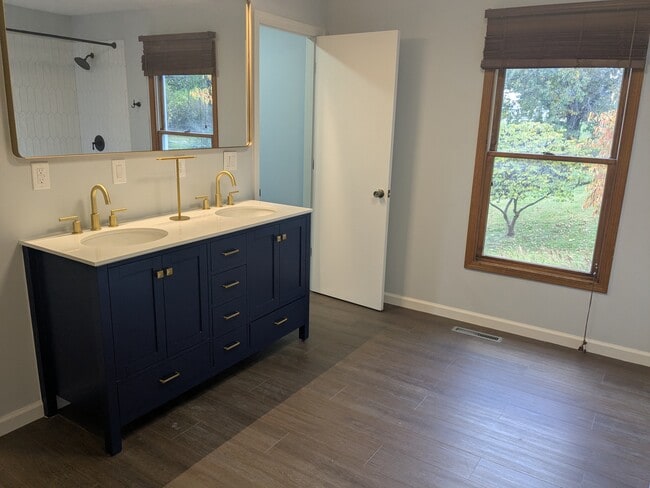 Photo - 1306 Marion Dr