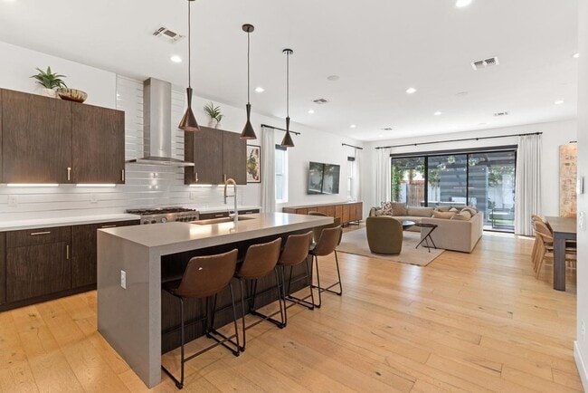 Photo - 4533 E Devonshire Ave