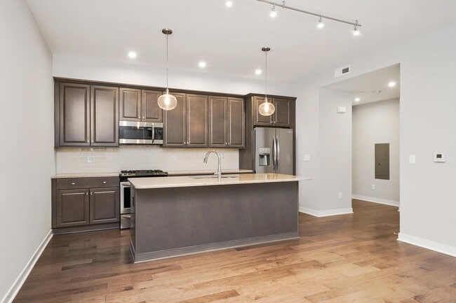 Building Photo - 101 N 6th St Unit G53 Rental