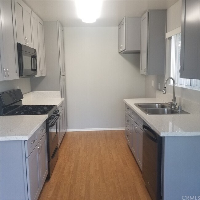 Photo - 34112 Street of the Ruby Lantern