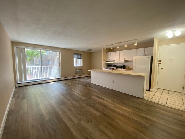 Photo - 123 Sewall Ave Unidad 1A