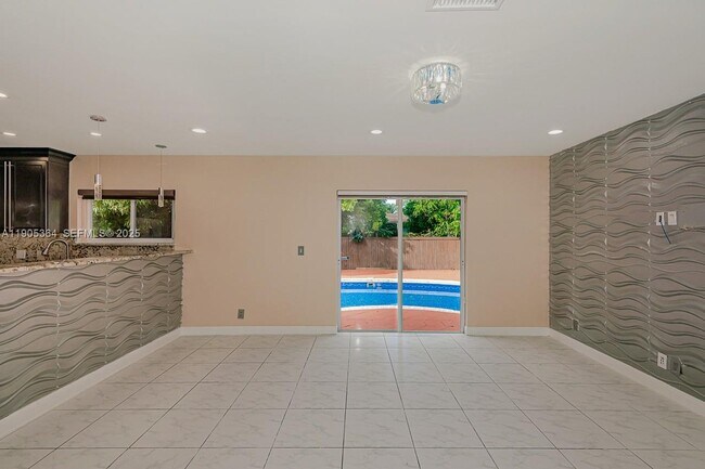 Photo - 401 SW 76th Terrace