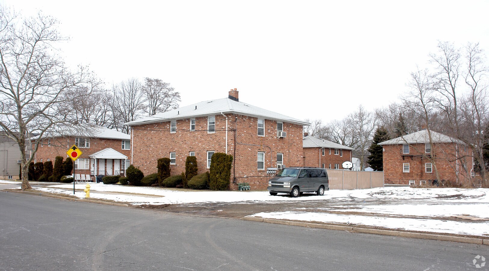 Photo - 557-592 W Hazelwood Ave