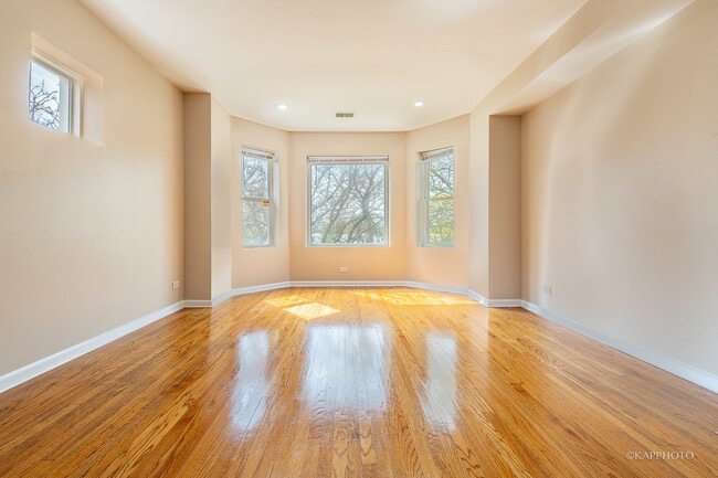 Photo - 8225 S Prairie Ave Unidad 1