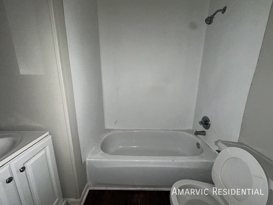 Photo - 717 Bullock St