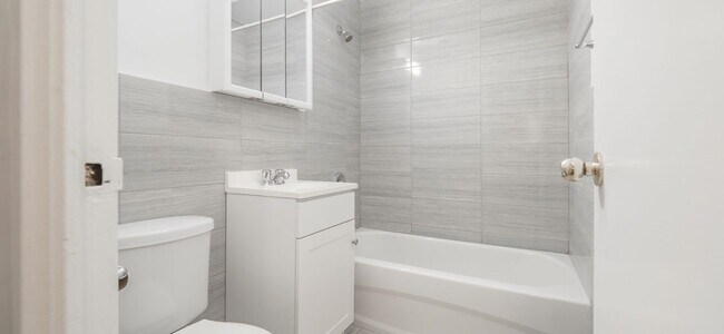 Photo - Glencairn Garden Apartments