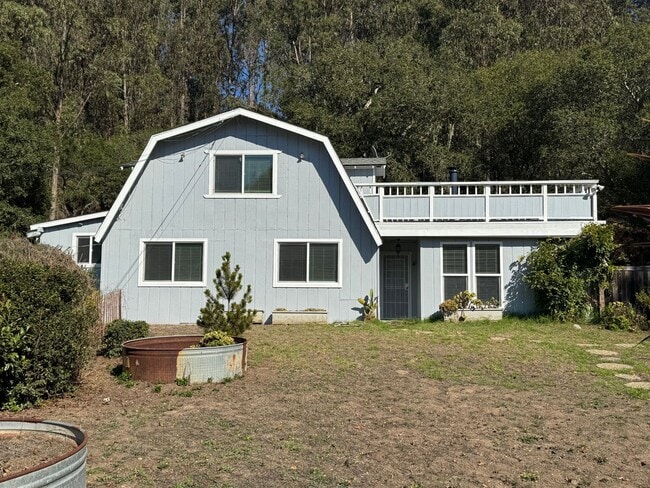 Building Photo - Country Living just minutes from Town