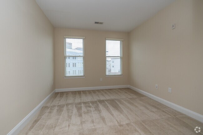 2BR, 2BA - 1,086SF - Primary Bedroom