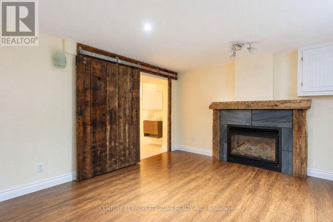Photo - 162 Mountainview Rd S