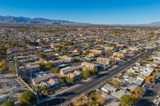 Contexto - Mannetta Lane