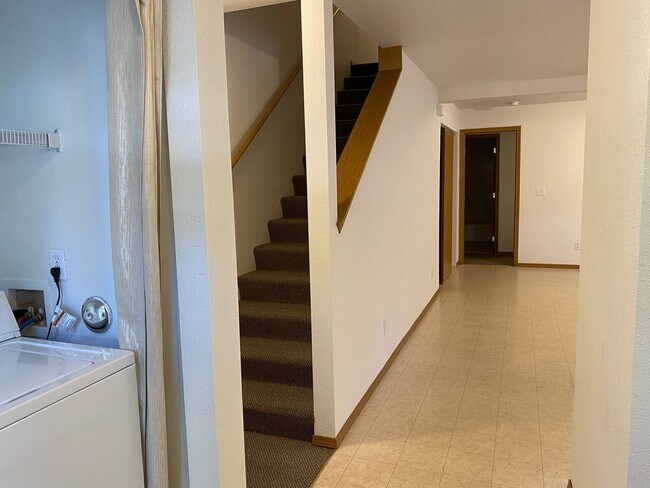 Photo - 607 Taylor Unit B