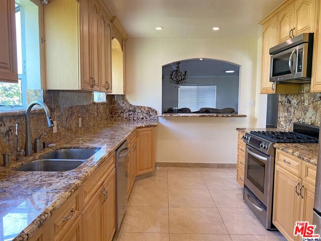 Photo - 7007 Cantaloupe Ave