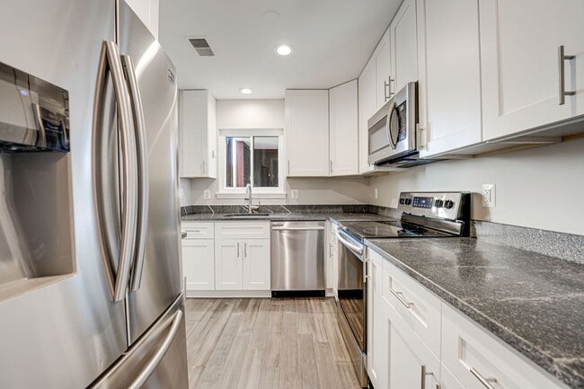 Photo - 2815 Lee Oaks Ct