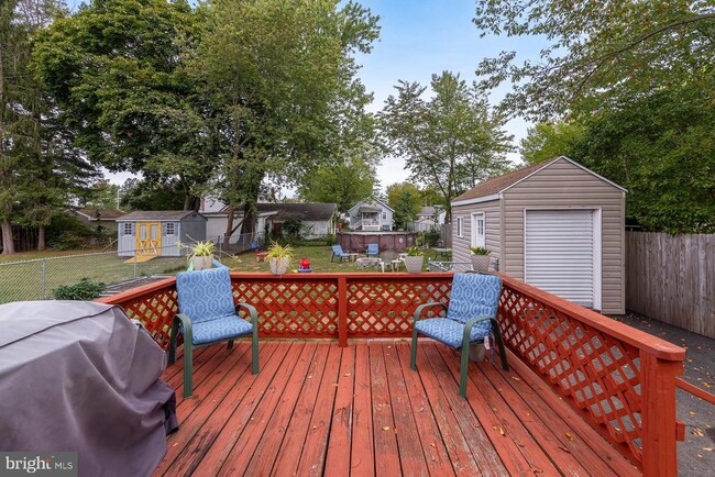 Photo - 33 E Clinton St