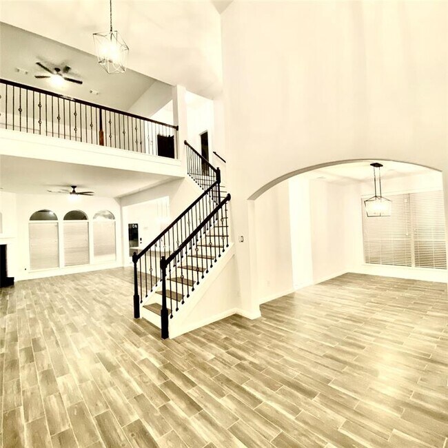 Photo - 1704 Juniper Ridge Loop