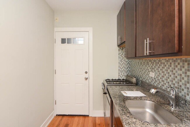 Photo - 2850 N Mildred Ave Unit J03W