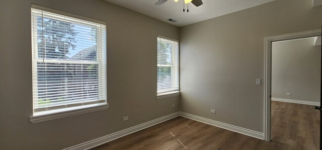 Photo - 2552 S Central Park Ave Unidad 2