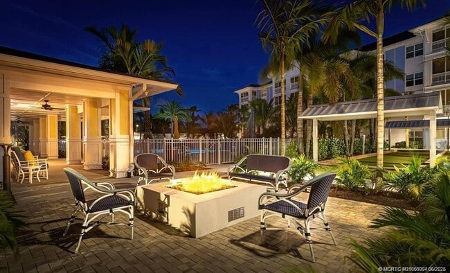 Building Photo - 1924 NW Federal Hwy Unit 3201