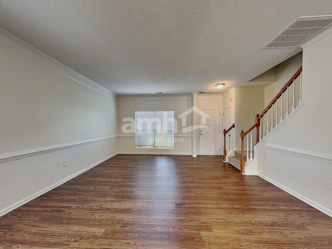 Photo - 8935 Hedge Maple Rd