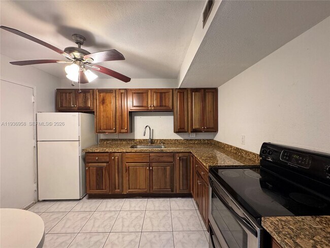 Photo - 2821 N Miami Beach Blvd Unit 5P