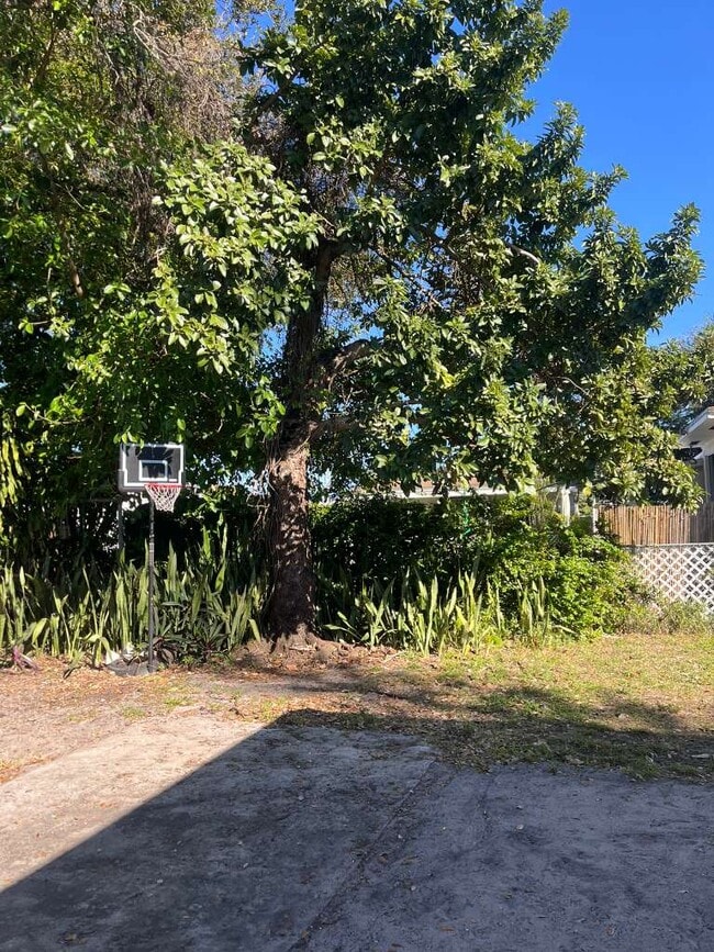 Photo - 1219 NW 40th St Unidad 1