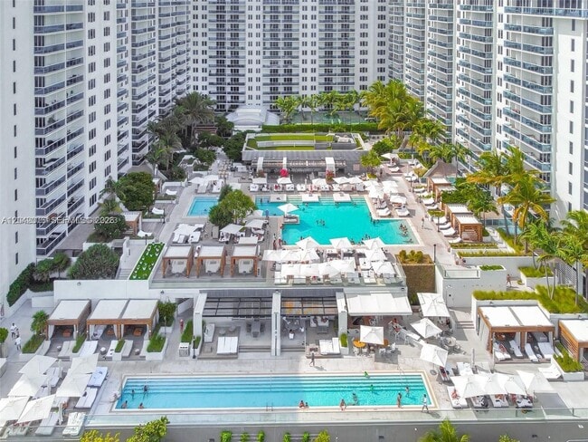 Photo - 2301 Collins Ave Unit 420