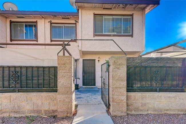 Photo - 4339 Spencer St