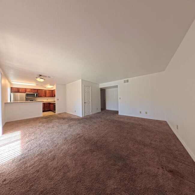 Photo - Gated Community | Close To The Strip | 2nd Floor Unit