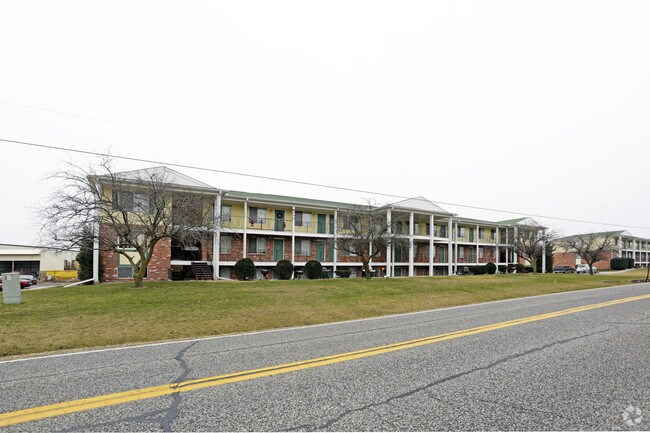 Country Village Apartments - Country Village Apartments