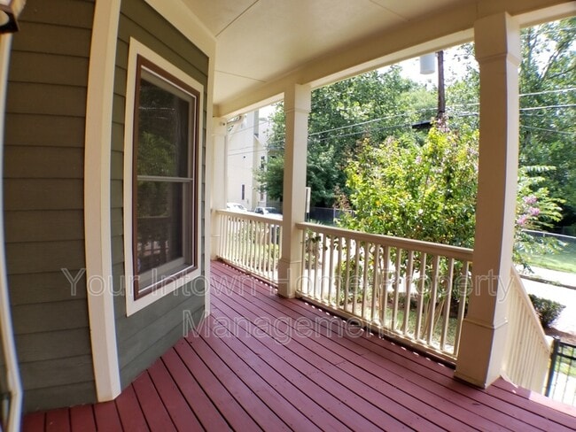 Photo - 164 Fulton Way SE