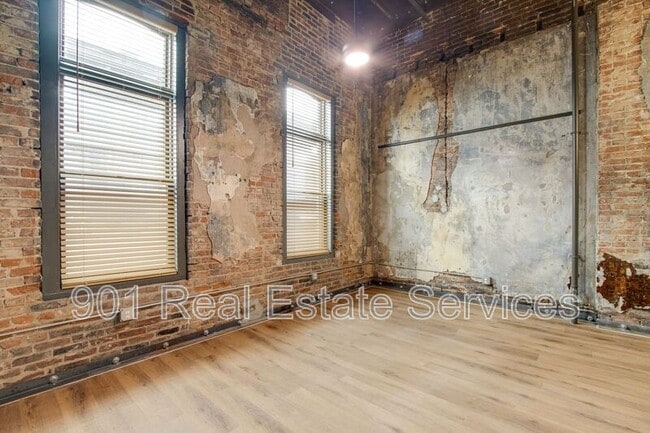 Photo - 124 Monroe Ave Unidad #203