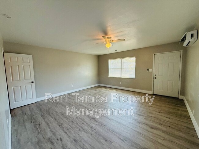 Photo - 637-637 17th Ave S