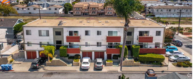 Building Photo - Mathews Apartments