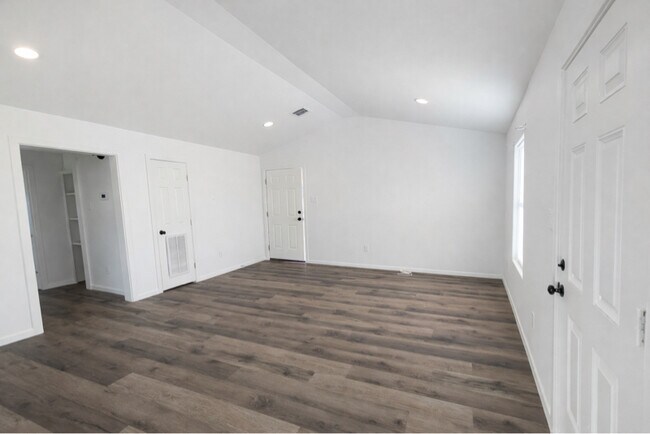 Photo - 1406 Blair St