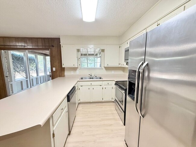 Photo - 6486 Kembro Rd