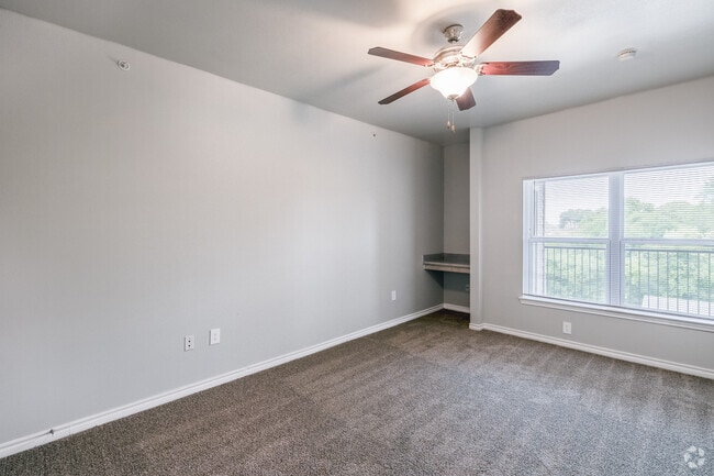 A2 1BR, 1BA - 787SF - Bedroom