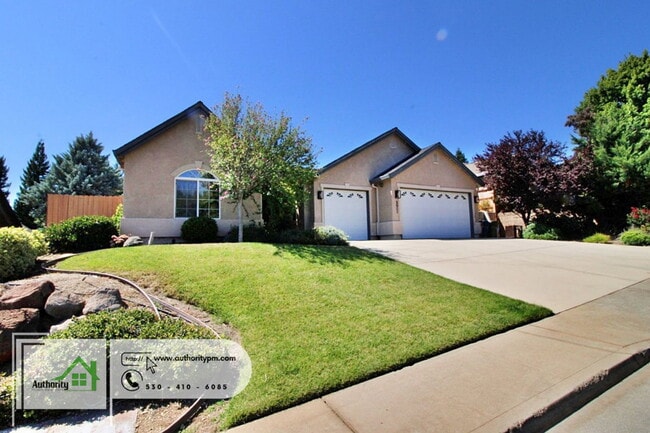 Building Photo - 2052 Hedgerow Ave