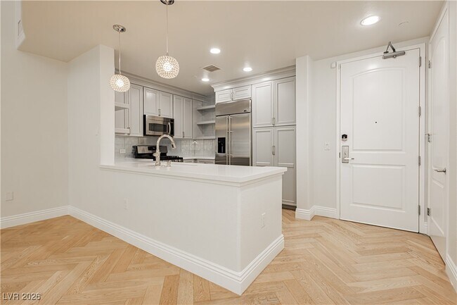 Photo - 2220 Village Walk Dr Unit 3307