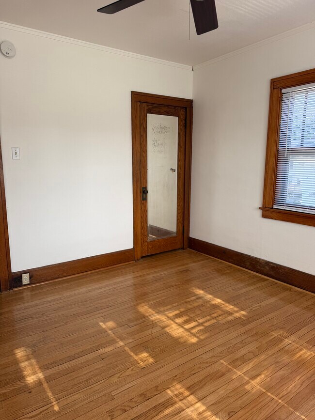 apt 3 At $825.00