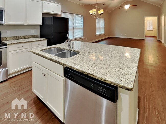 Photo - 5525 Park Side Rd