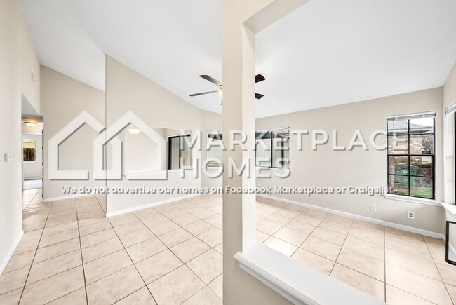 Photo - 1001 Greenbriar Loop