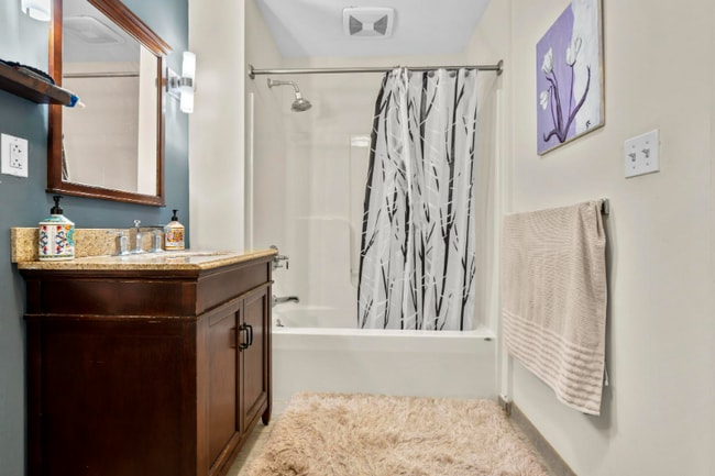 Photo - 114 State St Unidad 212