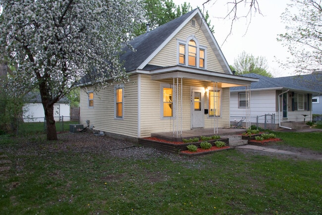 Photo - 3848 Major Ave N