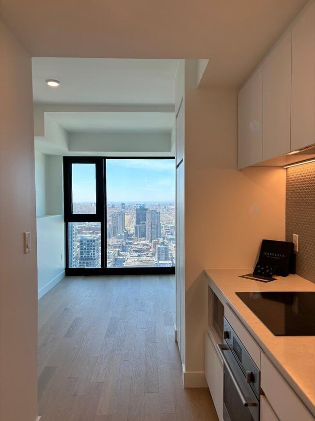 Building Photo - 1245 Rue de Bleury