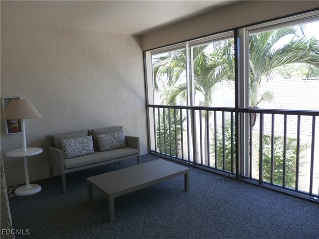 Building Photo - 16301 Kelly Woods Dr Unit 205