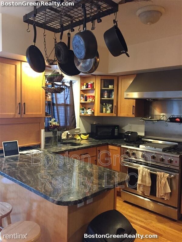 Photo - 652 Dorchester Ave