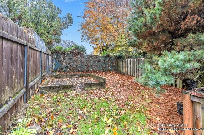 Photo - 242 NE 61st Ave