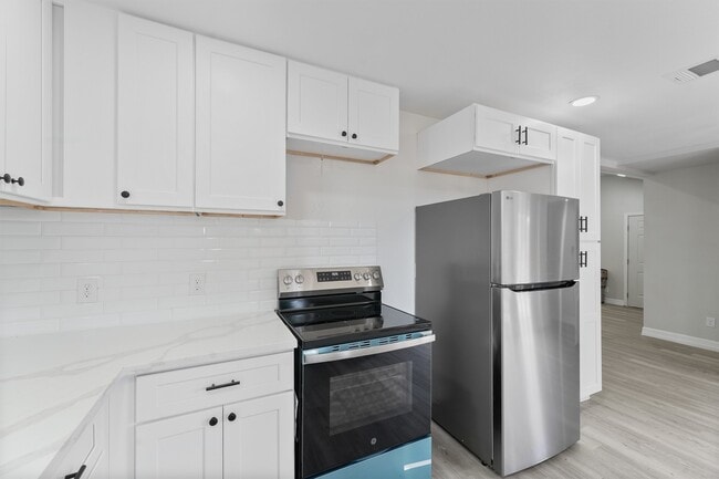 Photo - 1615 Hiller St